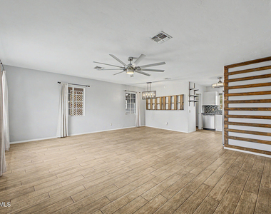 4238 N 10th Place - Photo Thumbnail 1