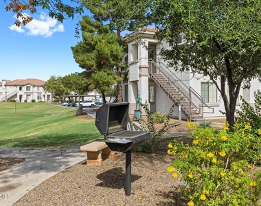 1941 S Pierpont Drive - Photo Thumbnail 32