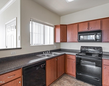 1941 S Pierpont Drive - Photo Thumbnail 23