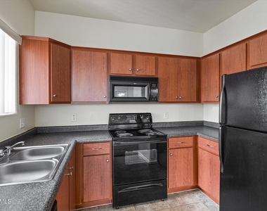 1941 S Pierpont Drive - Photo Thumbnail 15