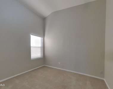 11302 W Orchid Lane - Photo Thumbnail 10