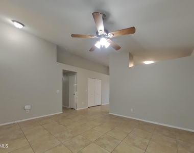 11302 W Orchid Lane - Photo Thumbnail 2