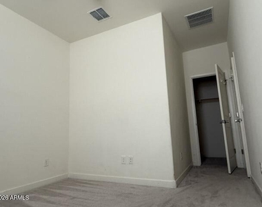 10945 W Baden Street - Photo Thumbnail 40