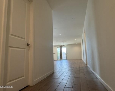 10945 W Baden Street - Photo Thumbnail 29