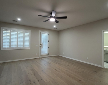 3903 E Lafayette Avenue - Photo Thumbnail 18