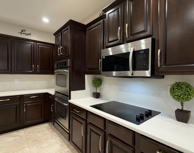 3903 E Lafayette Avenue - Photo Thumbnail 10