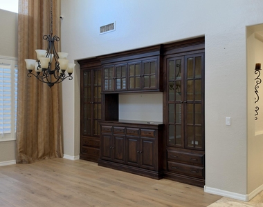 3903 E Lafayette Avenue - Photo Thumbnail 6