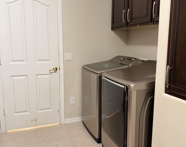 3903 E Lafayette Avenue - Photo Thumbnail 38