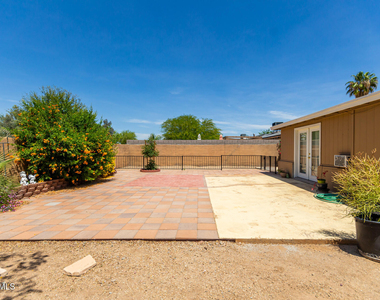 11630 N 25th Avenue - Photo Thumbnail 24