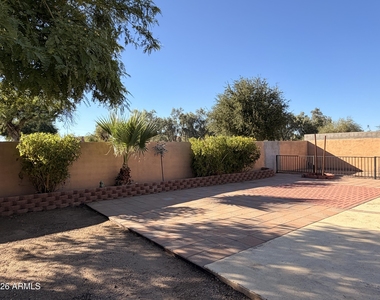 11630 N 25th Avenue - Photo Thumbnail 25