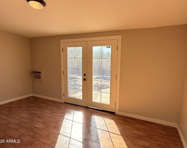 11630 N 25th Avenue - Photo Thumbnail 6