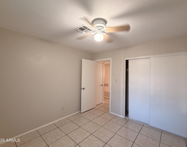 11630 N 25th Avenue - Photo Thumbnail 13