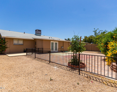 11630 N 25th Avenue - Photo Thumbnail 22