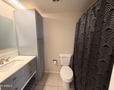 11630 N 25th Avenue - Photo Thumbnail 11