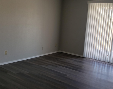 616 E Ellis Drive - Photo Thumbnail 4