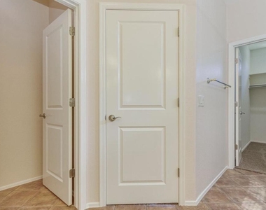 22507 N 31st Avenue - Photo Thumbnail 23