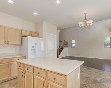 22507 N 31st Avenue - Photo Thumbnail 11