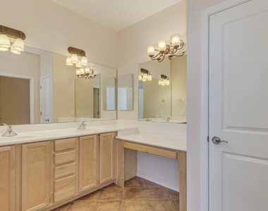 22507 N 31st Avenue - Photo Thumbnail 21