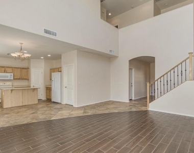 22507 N 31st Avenue - Photo Thumbnail 7
