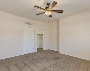 22507 N 31st Avenue - Photo Thumbnail 15