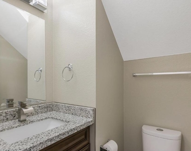 9446 W Virginia Avenue - Photo Thumbnail 15