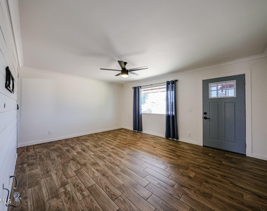7308 E Pierce Street - Photo Thumbnail 1