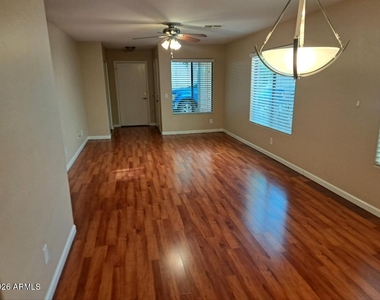 125 N 22nd Place - Photo Thumbnail 1