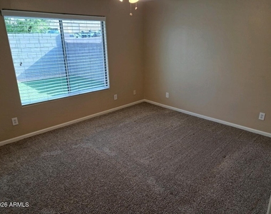 125 N 22nd Place - Photo Thumbnail 11