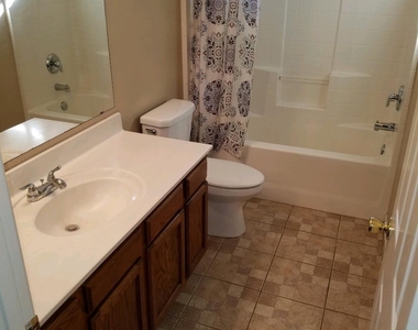 125 N 22nd Place - Photo Thumbnail 6