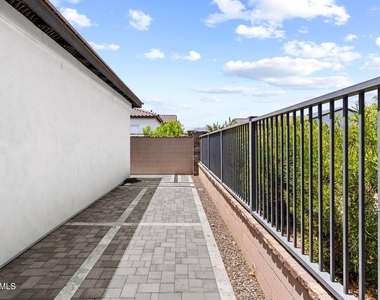 17376 W Wildwood Street - Photo Thumbnail 34