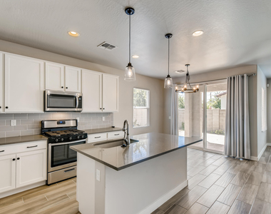 3721 E Cheery Lynn Road - Photo Thumbnail 5