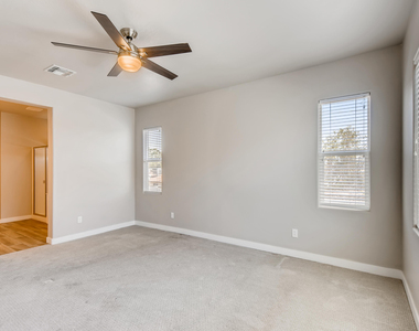 3721 E Cheery Lynn Road - Photo Thumbnail 14