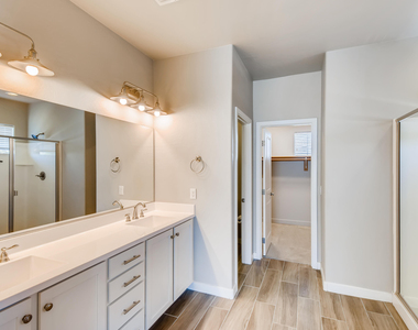 3721 E Cheery Lynn Road - Photo Thumbnail 15