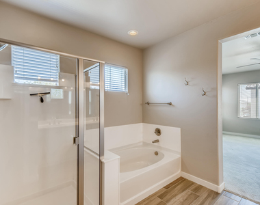 3721 E Cheery Lynn Road - Photo Thumbnail 17