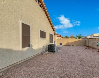 739 E Michigan Avenue - Photo Thumbnail 13