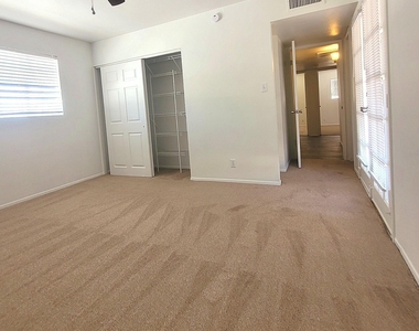 7226 E Portland Street - Photo Thumbnail 9