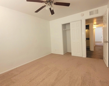 7226 E Portland Street - Photo Thumbnail 7
