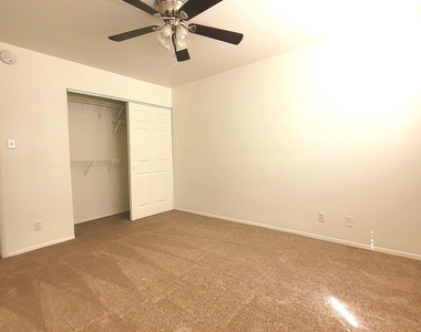 7226 E Portland Street - Photo Thumbnail 8