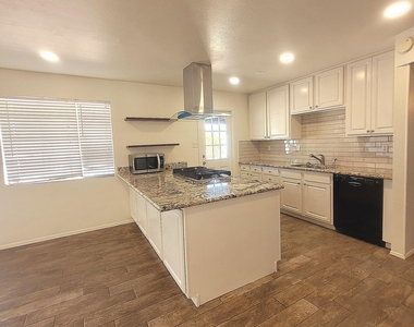 7226 E Portland Street - Photo Thumbnail 2