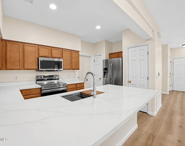 525 N Miller Road - Photo Thumbnail 21