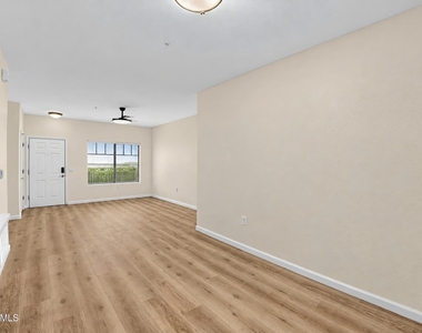 525 N Miller Road - Photo Thumbnail 9