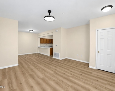 525 N Miller Road - Photo Thumbnail 22