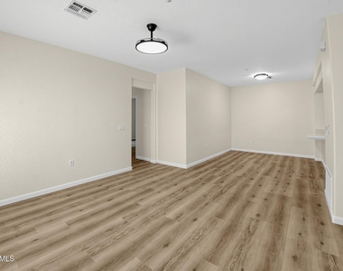 525 N Miller Road - Photo Thumbnail 8