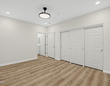 525 N Miller Road - Photo Thumbnail 19