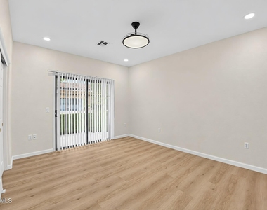 525 N Miller Road - Photo Thumbnail 15