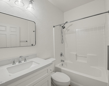 525 N Miller Road - Photo Thumbnail 3