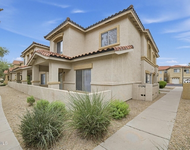 525 N Miller Road - Photo Thumbnail 17