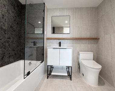 997 Rogers Avenue - Photo Thumbnail 3