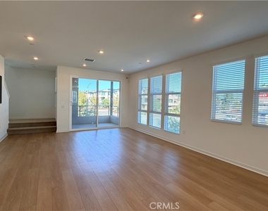101 Laxore St - Photo Thumbnail 4