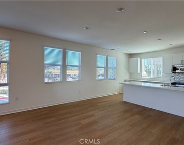 101 Laxore St - Photo Thumbnail 3